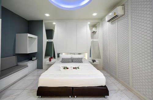 Noen Phra Hotel | Crystal Hotel โรงแรมคริสตัล