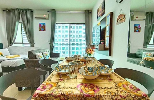Cyberjaya Apartment | #CS8, Spacious Cybersquare Ensuite with Pool View
