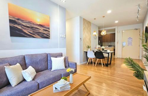 Puchong Apartment | Cyberjaya 3BR Homestay Balcony with Pool View & Near to MMU