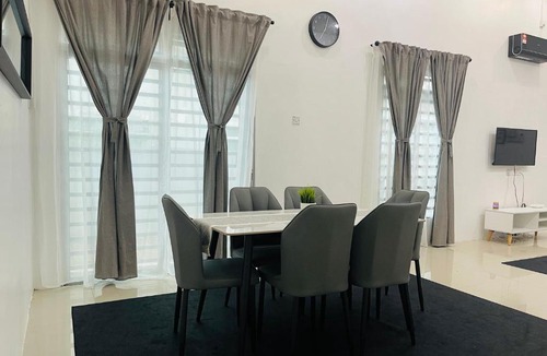 Kampung Jerlun House | D Azlin Homestay