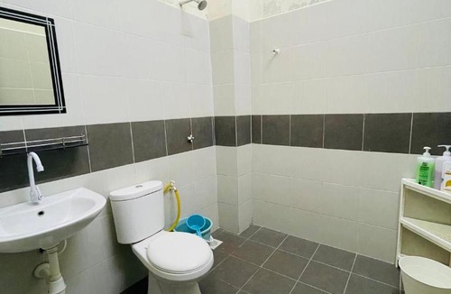 Kampung Jerlun House | D Azlin Homestay