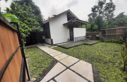 Kecamatan Masbagik House | D' La Calma Guest House