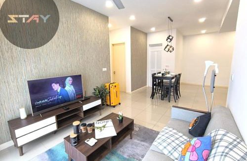 Medini Apartment | D'Pristine 6Pax Tranquil Lakeview Netflix By STAY