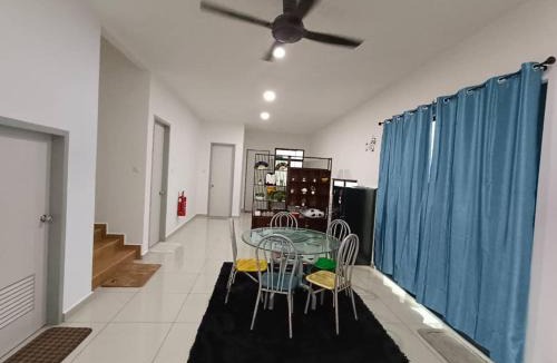 Kluang House | D'ROSE HOMESTAY 2 Rooms