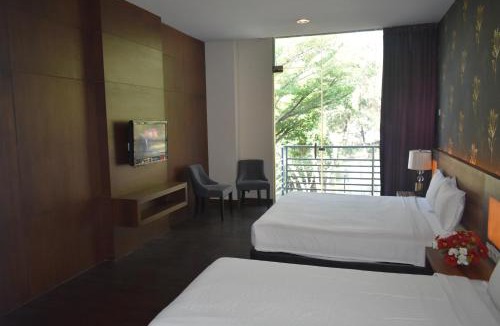 Kampung Bahasa Kapor Hotel | D'Wharf Hotel PD Waterfront