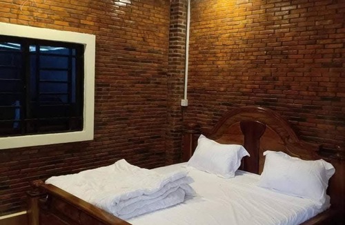 Banan House | Dalux Motel