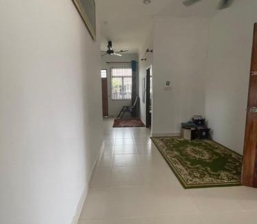 Kota Bharu House | Damai d' Bachok Homestay 3 Bedrooms - Half Bungalow house