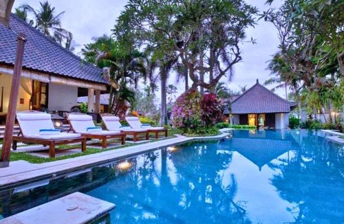 Blahbatuh Villa | Damian 4 BR Pool Villa Garden JU24