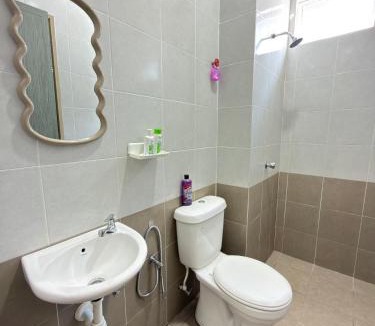 Sungai Petani House | Deandra Homestay- WiFi-Aircond-Dryer