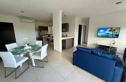 Downtown Cancun Apartment | Deluxe 2 Bed 2 Bath Condo with a (Large outdoor Pool/Hot Tub)