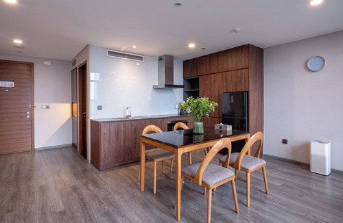 Nhat Tan Apartment | Deluxe apartment in prime location, perfect for business or leisure travelling