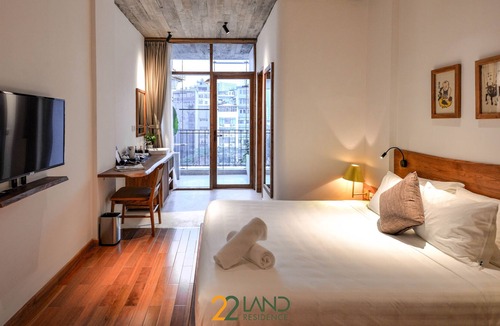 Dich Vong House | Deluxe double or twin in 22Land Residence