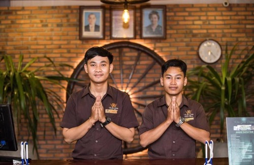 Downtown Siem Reap Villa | Deluxe Double Room - breakfast