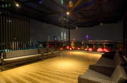 Titiwangsa Apartment | Deluxe King Suite with Twin Tower View 26