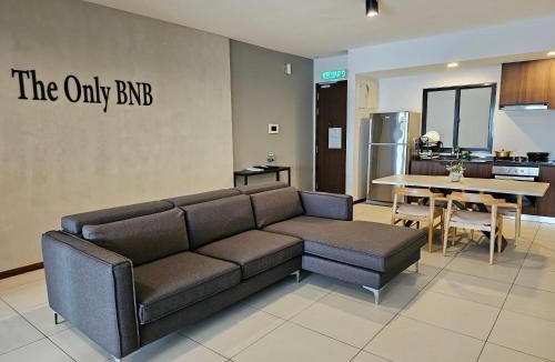 Seri Tanjung Pinang Apartment | Deluxe Seaview Suite Twin Bed by The Only Bnb