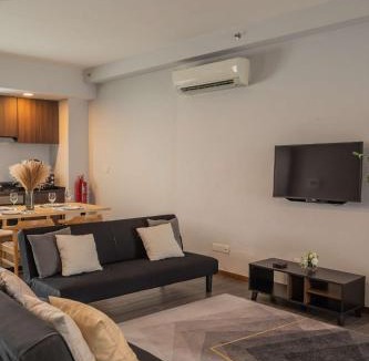Seri Tanjung Pinang Apartment | Deluxe Seaview Suite Twin Bed by The Only Bnb