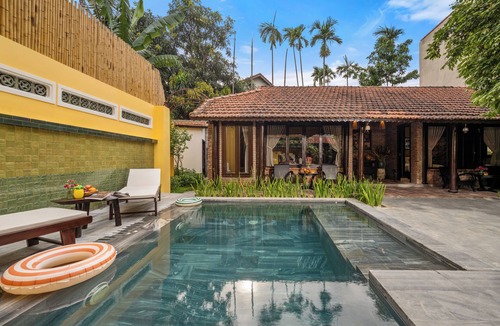 Cam Thanh Cabin | DeMin Villa Hội An - 5 Bedrooms Pool and BBQ Garden