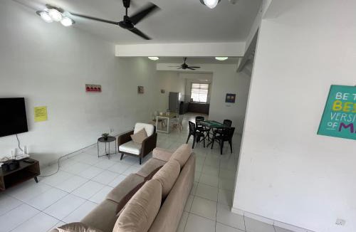 Taman Desa Tebrau House | Desa Tebrau 2 5mins IKEA Toppen PeiKin AICC HeLiXuan Restaurant