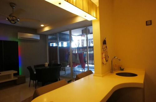 Tanjung Tokong House | ❤️Designer Home★Straits Quay#4-6Pax