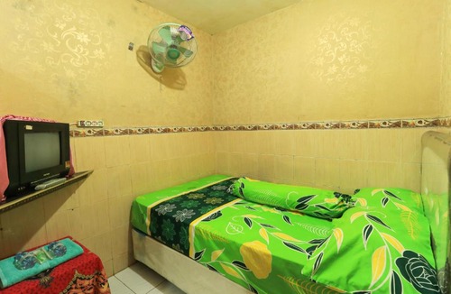 Bungurasih House | Dharmawati Homestay Syariah at Terminal Purabaya