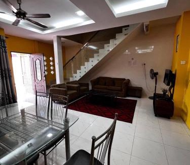 Kampung Telaga Batin House | Dhiaa Homestay D Jembal
