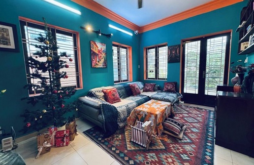Tan Binh House | Do L Homestay: 5 Mins to Airport, Vintage Charm