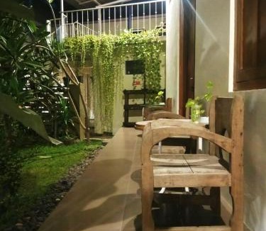 Surakarta House | Doeloerkoe Homestay