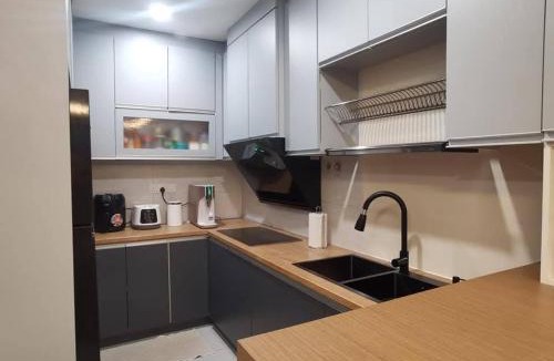 Pusat Komersil Lee Ling Apartment | DOH Suite & Staycation