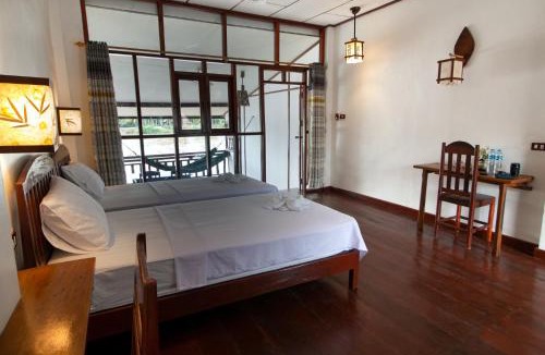 Don Khon House | Dokchampa Guesthouse