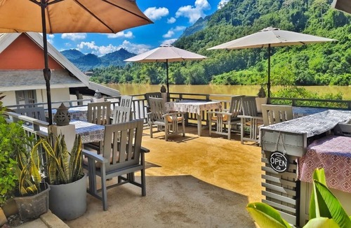 Nong Khiaw Villa | Dokchampa River View Villa