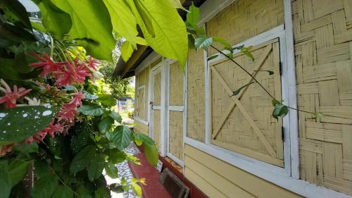 Muang Khong Hostel | Don Som Riverside Guesthouse