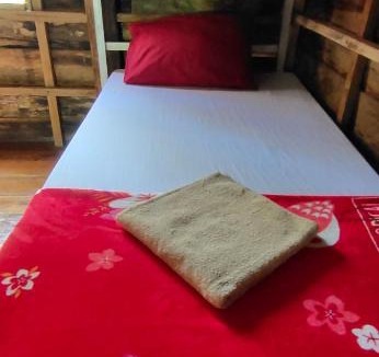 Srae Ambel Hostel | Done Right