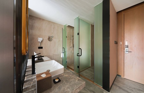 Mittakpheap Hotel | Donghu Resort Hotel