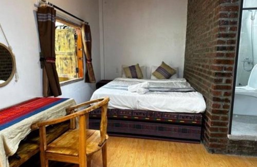 Meo Vac House | Double Room with Balcony - O'Chau Meo Vac Homestay