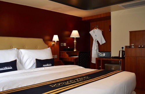 Sebung Hotel | Doulos Phos The Ship Hotel