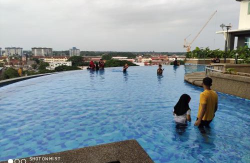 Kampung Telaga Nibong Apartment | DPerdana -Dinies pool,wifi, centre of Kota Bharu, 4-5 pax