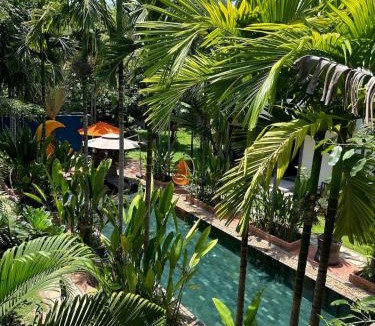 Siem Reap House | Duplex Loft, King Bed, Balconies, Fast WIFI, Pool & Garden