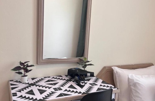Batu Ferringhi Apartment | EE's Summer House - Homestay 3 min walk to beach