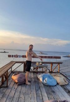 Jerowaru House | Ekas beach floating Room and suite