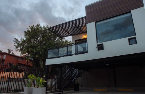 Zona Centro Apartment | El Refugio 4. Great Place in the Heart of Ensenada. Perfect Vacation spot.
