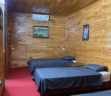 Cat Cat Village Hostel | Elephant homestay