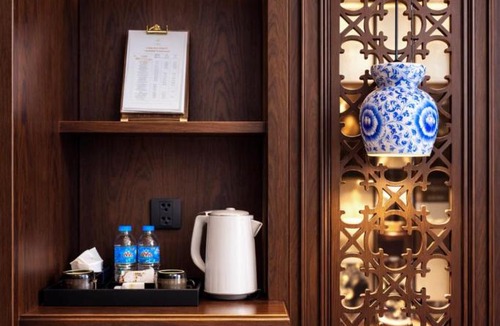 Van Mieu Hotel | Eli Suites