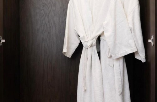 Van Mieu Hotel | Eli Suites
