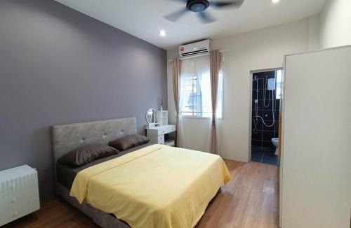 Kuching House | Empire Citystay at Moyan-4Queen