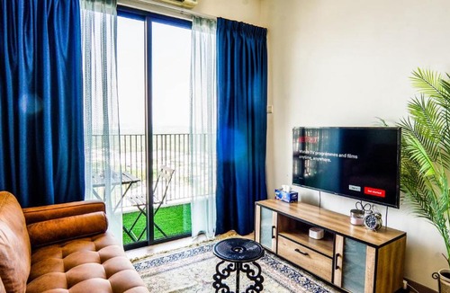 Petaling Jaya Apartment | Emporis SOHO Kota Damansara by Airhost