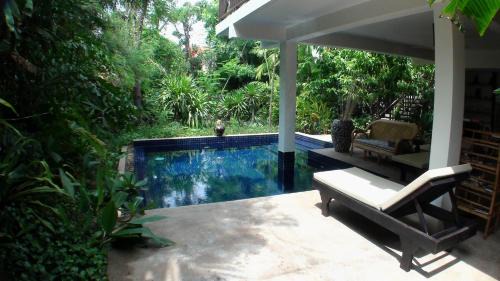 Sangkat Sla Kram Bed & Breakfast | Enkosa 4-Bedroom Wooden Luxury House