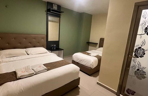 Shah Alam Hotel | Enrich Hotel Setia Alam by uBook