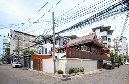 Bang Kho Laem House | Entire Antique Thai House Perfect For Group or Family up to 10 people