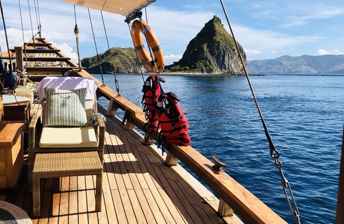Labuan Bajo Boat Rental | Epic Sails Around Flores Sea!