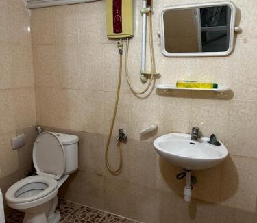 Mittakpheap Hotel | Everest Restaurant and Guest House
